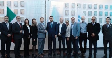 Afianza Mauricio Kuri relaciones con grupo canadiense EXFO
