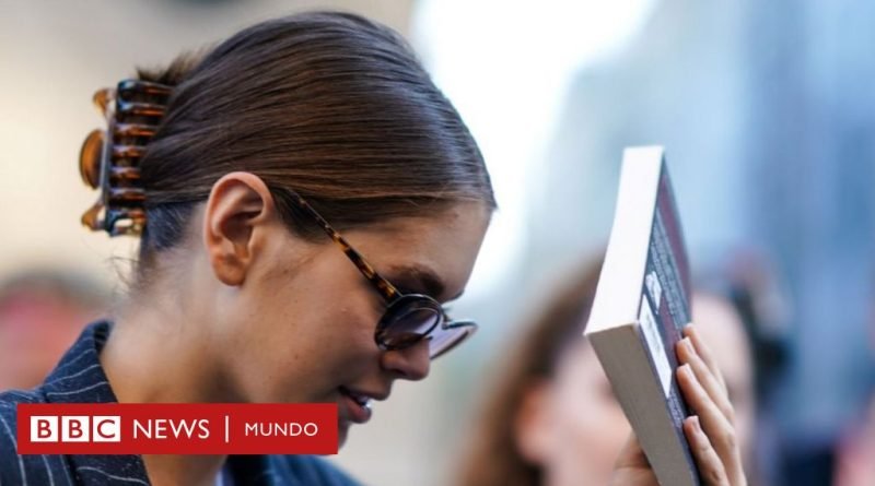 Cómo mi padre inventó el accesorio de cabello más popular: la pinza de pelo - BBC News Mundo