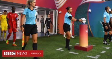 Hito en Qatar: quiénes son las 3 mujeres que arbitraron por primera vez un partido de hombres en la historia de los mundiales - BBC News Mundo