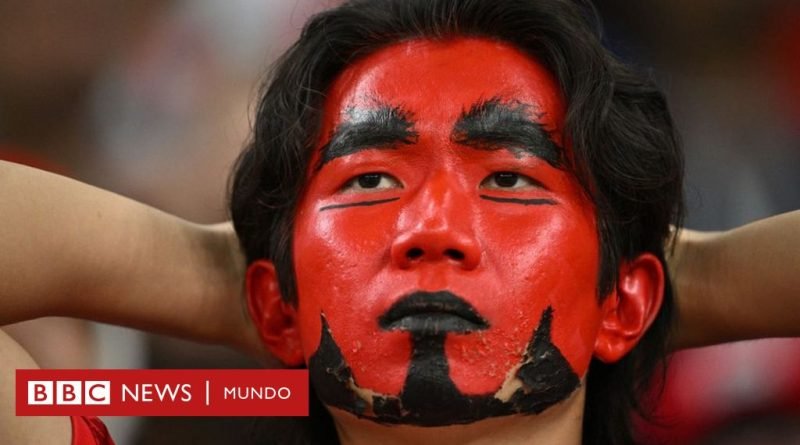 La televisión china censura imágenes de fanáticos del mundial sin mascarilla - BBC News Mundo
