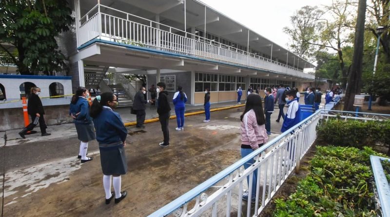 A clases 376 mil estudiantes de escuelas públicas de educación básica