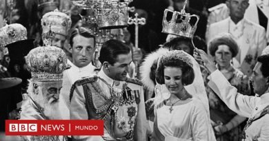 La tortuosa historia de la monarquía griega que comenzó con una lucha heroica y terminó en el exilio - BBC News Mundo