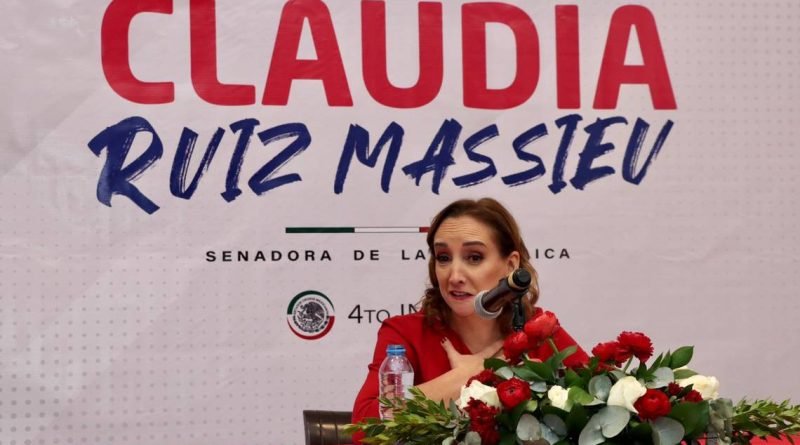 Claudia Ruiz Massieu visita en gira a Querétaro