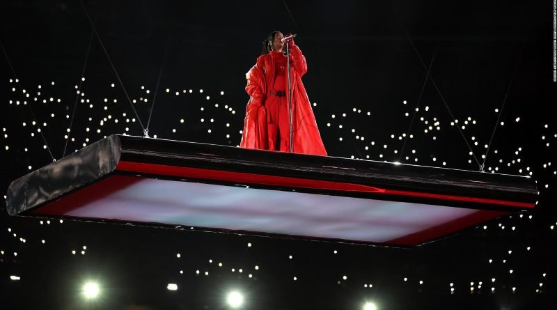 Tecnología y escenarios flotantes: el espectacular show de Rihanna para el Super Bowl