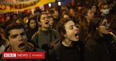 Choque de trenes en Grecia: protestas e indignación en todo el país tras el accidente que dejó al menos 57 muertos - BBC News Mundo