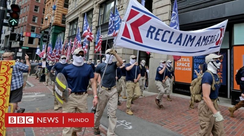 Qué es el aceleracionismo, la teoría en la que creen los nacionalistas blancos de EE.UU. que conspiran para atacar su red eléctrica - BBC News Mundo