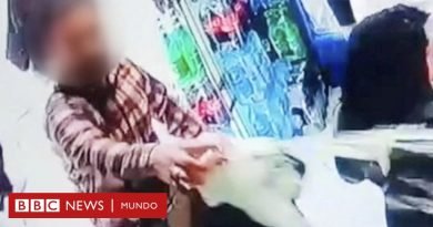 Arrestan a dos mujeres iraníes por no cubrirse el cabello luego de que un hombre las atacó con yogur - BBC News Mundo