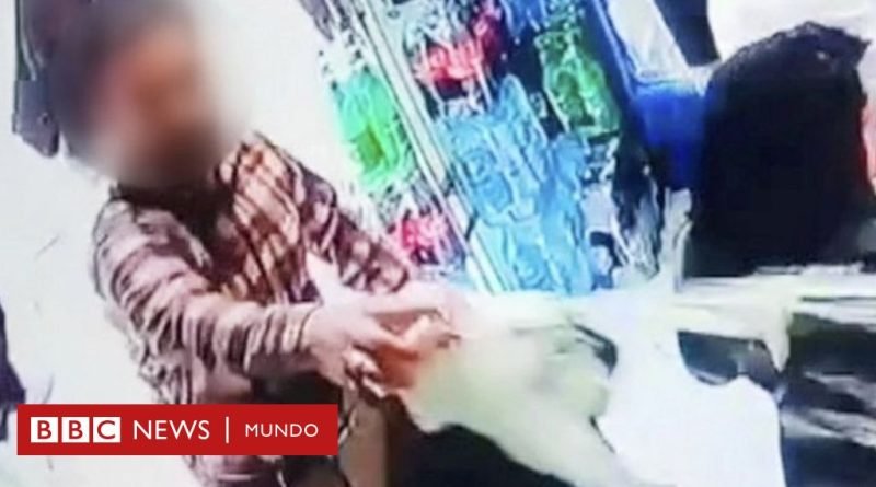 Arrestan a dos mujeres iraníes por no cubrirse el cabello luego de que un hombre las atacó con yogur - BBC News Mundo
