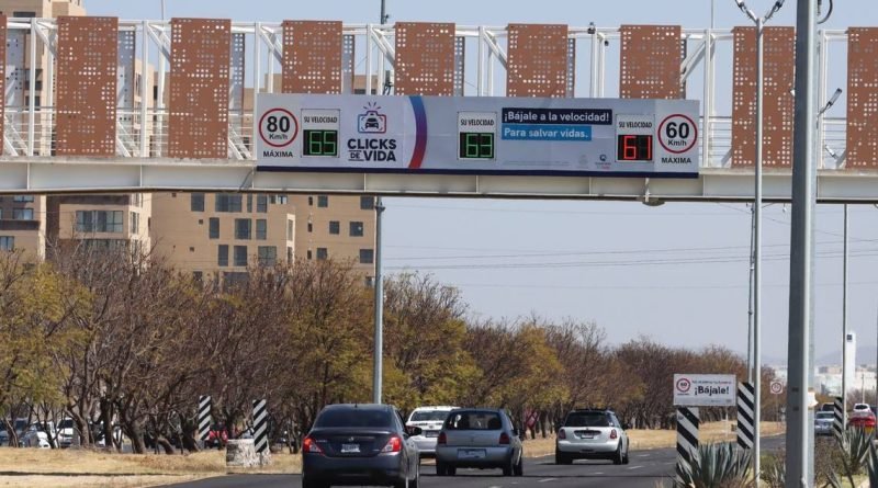 Bajan fotomultas en el anillo vial Fray Junípero 