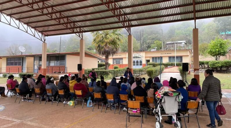 Capacitan en Landa de Matamoros contra la violencia