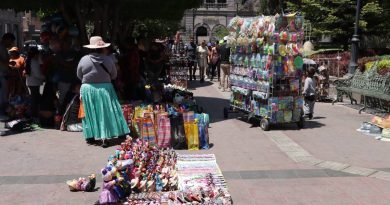 Ordenan a ambulantes del Centro Histórico