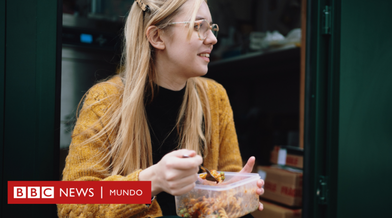 Por qué Tupperware, la exitosa empresa de recipientes para alimentos, está al borde del colapso - BBC News Mundo
