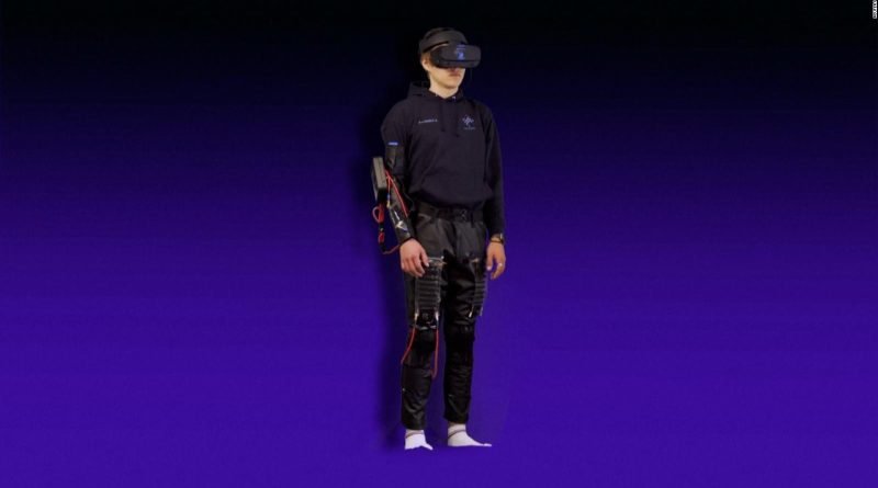 Este traje podría potenciar la experiencia de la realidad virtual | Video | CNN