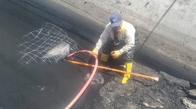 Investigan origen de descarga de agua en la comunidad de La Piedad