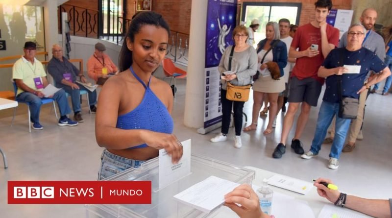 Elecciones en España: la creciente importancia de los votantes latinos (y las estrategias de los partidos para atraerlos) - BBC News Mundo