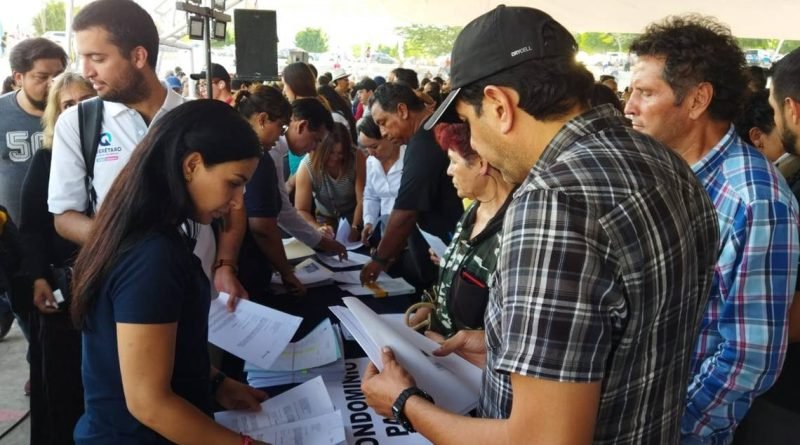 Entrega CEA contratos individuales en 31 condominios de Viñedos