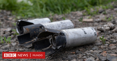 Guerra en Ucrania: cómo funcionan las mortíferas bombas de racimo, prohibidas en más de 100 países y que EE.UU. enviará a Kyiv como ayuda militar - BBC News Mundo