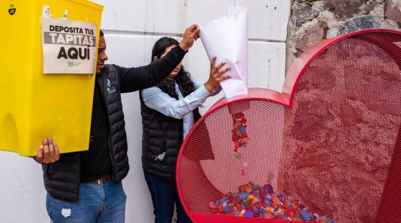 Recibe El Marqués corazón recolector de tapitas