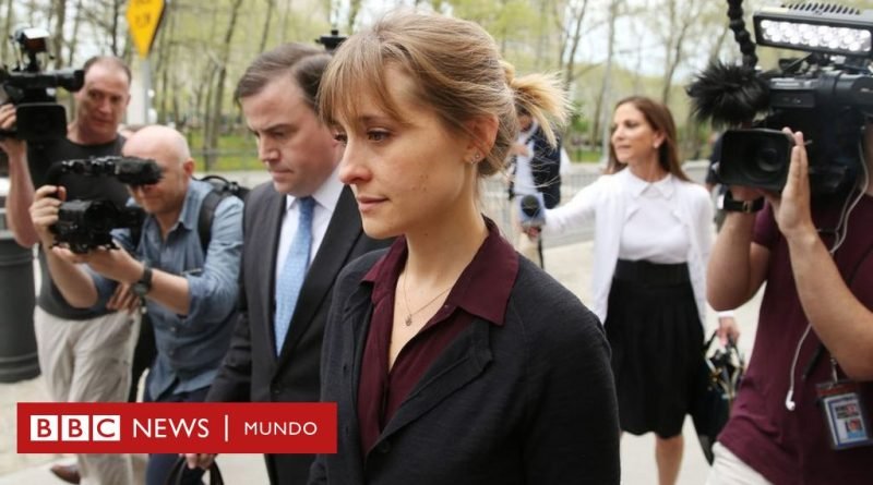 Sale de prisión la actriz Allison Mack, condenada por reclutar mujeres para la secta Nxivm - BBC News Mundo
