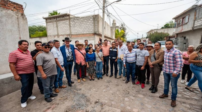 Entrega Vega Carriles alumbrado público