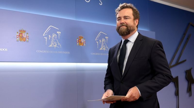 Iván Espinosa de los Monteros deja el Congreso y la cúpula de Vox aislado por el ascenso del sector más integrista del partido