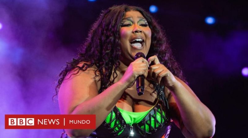 Lizzo: la cantante estadounidense niega las acusaciones de acoso sexual hechas por sus bailarinas - BBC News Mundo