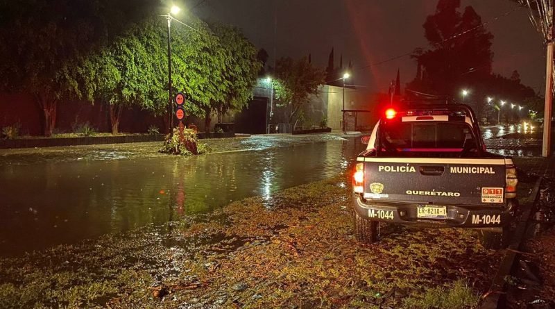 Lluvia deja varias afectaciones en la capital queretana