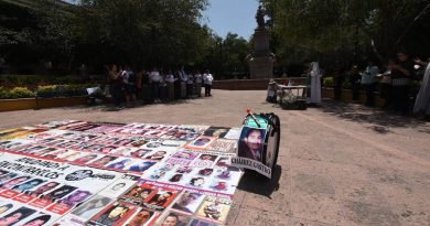 Madres buscadoras renombran Plaza de Armas como Plaza de la Paz