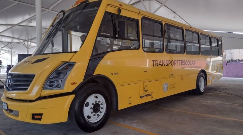 Reanuda Luis Nava transporte gratis para estudiantes
