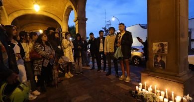 Rinden homenaje póstumo a Samantha