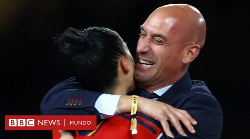 Jenni Hermoso denuncia ante la Fiscalía a Luis Rubiales por el beso que le dio tras la final del Mundial - BBC News Mundo