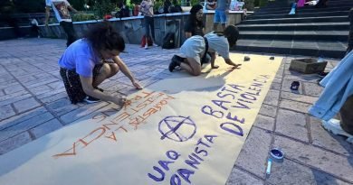 Estudiantes conmemoran 55 aniversario de la matanza de Tlatelolco