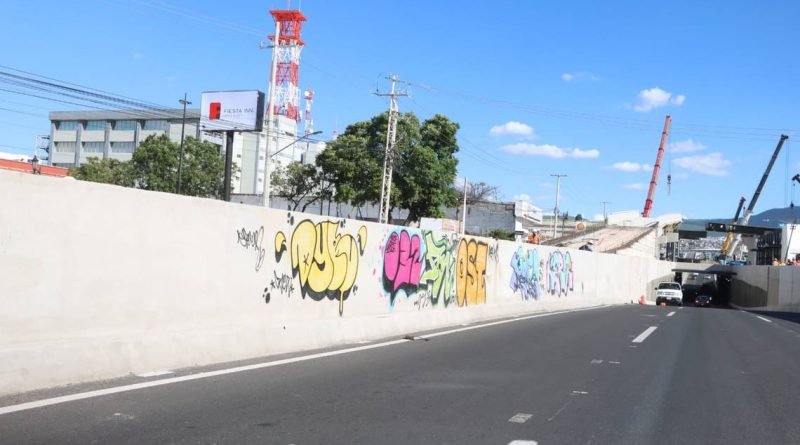 “Firman” grafiteros obras en 5 de febrero