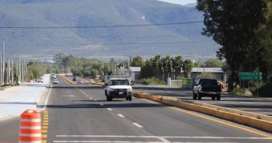 Kuri entrega obra de la carretera Querétaro-Chichimequillas