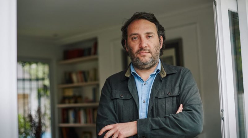 Sebastián Valenzuela, investigador: “En Chile hay un mercado de la desinformación que se activa en periodo electoral”