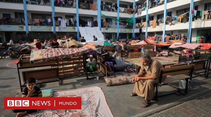 Guerra Israel - Hamás: “Dormimos de costado porque ni siquiera hay espacio para dormir de espaldas”: cómo viven los palestinos obligados a huir al sur de Gaza - BBC News Mundo