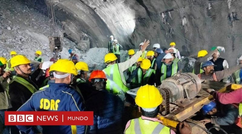 India: la carrera contrarreloj para rescatar a 40 trabajadores atrapados desde hace casi una semana en un túnel  - BBC News Mundo