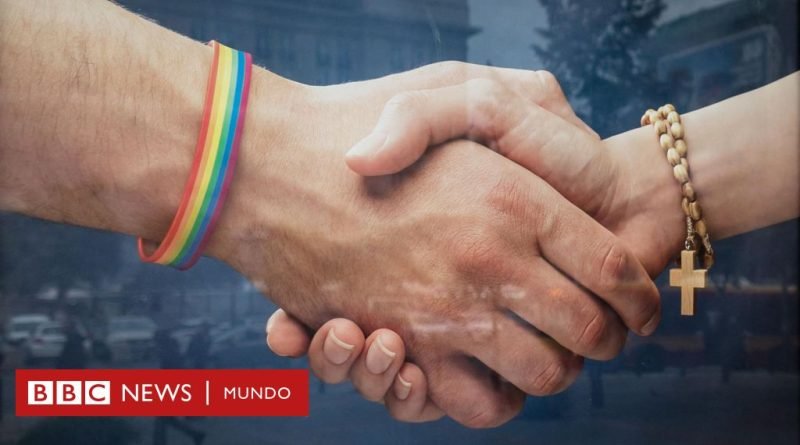 La Iglesia católica aprueba bendecir a las parejas del mismo sexo pero no las equipara al matrimonio - BBC News Mundo