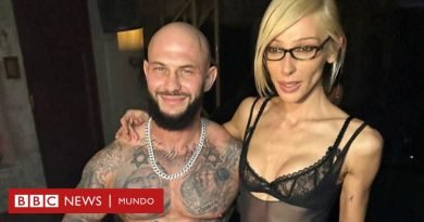 La fiesta de celebridades “casi desnudas” que provocó un escándalo político en Rusia - BBC News Mundo