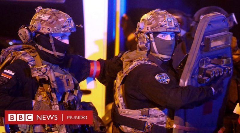 Ataque en Moscú | En fotos: el asalto de hombres armados en un auditorio en la capital rusa deja más de un centenar de muertos y heridos - BBC News Mundo