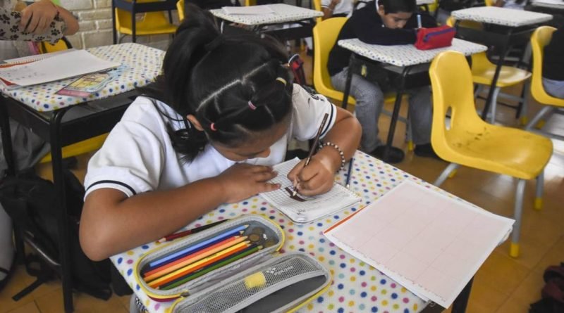Estudiantes se van de mega puente cuatro días