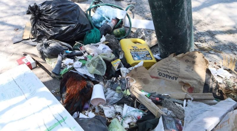 Llaman a no tirar basura en los drenes