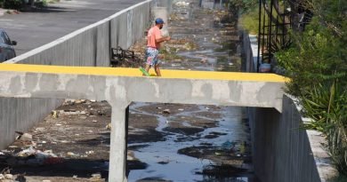 Lluvia destapa la basura en las calles