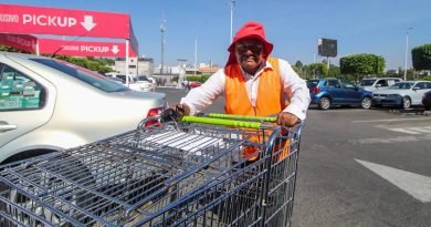 Papás pasan su día trabajando