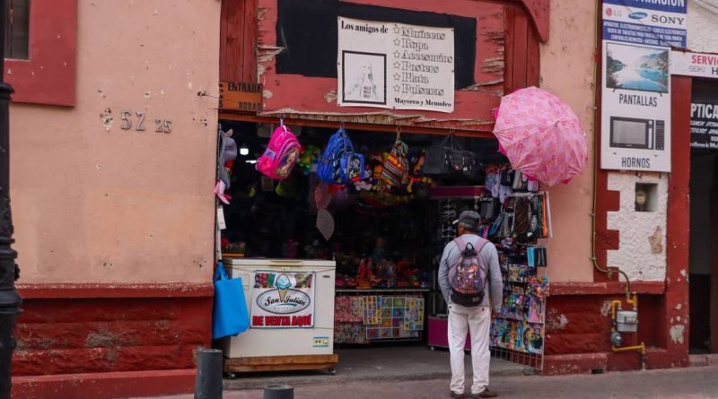 Comerciantes del centro se apegarán a normatividad para regular imagen urbana