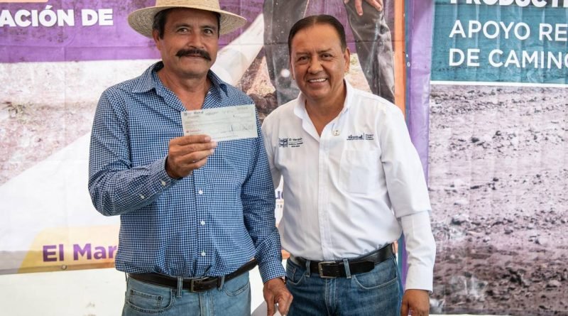Entregan 24 cheques a productores locales de El Marqués