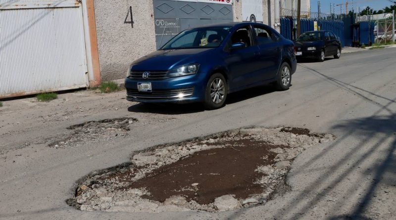 Falla el bacheo por materiales “chafas”