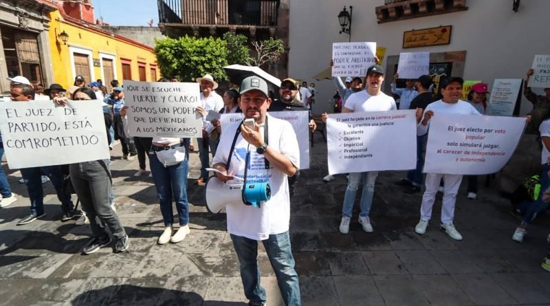 Ofrece diálogo Luis Humberto a manifestantes