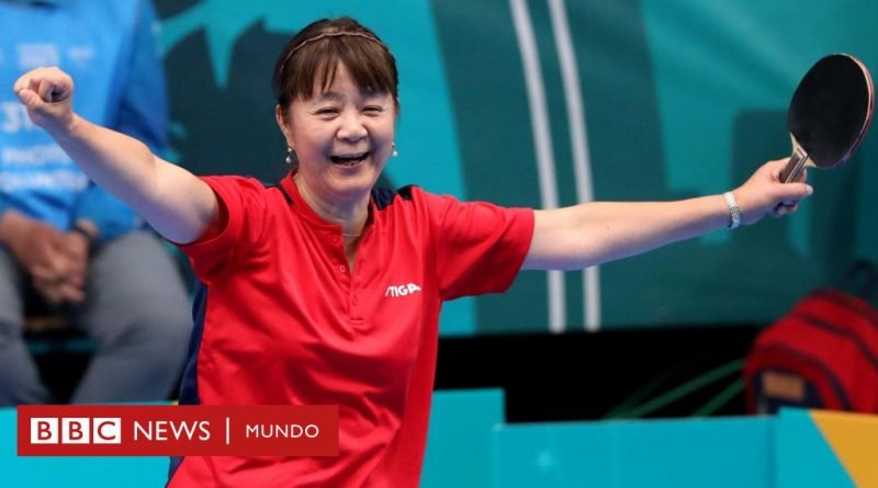 Olimpiadas: la inspiradora historia de Tania Zeng, la china de 58 años que pasó de vender muebles en el norte de Chile a buscar una medalla olímpica para ese país - BBC News Mundo