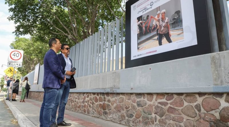 Abre UAQ exposición para adultos mayores